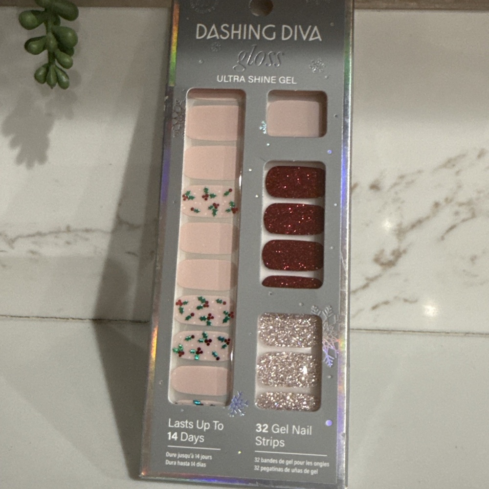Dashing Diva - Gloss Ultra Shine Gel Palette - 32 Nail Strips - HOLLYwood